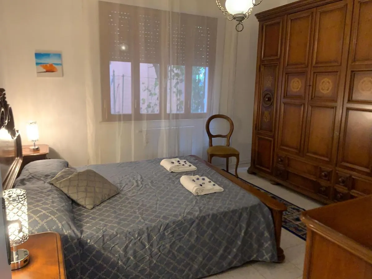 Casa nel verde a 300 mt dal mare a Castiglioncello 0*,  Italia